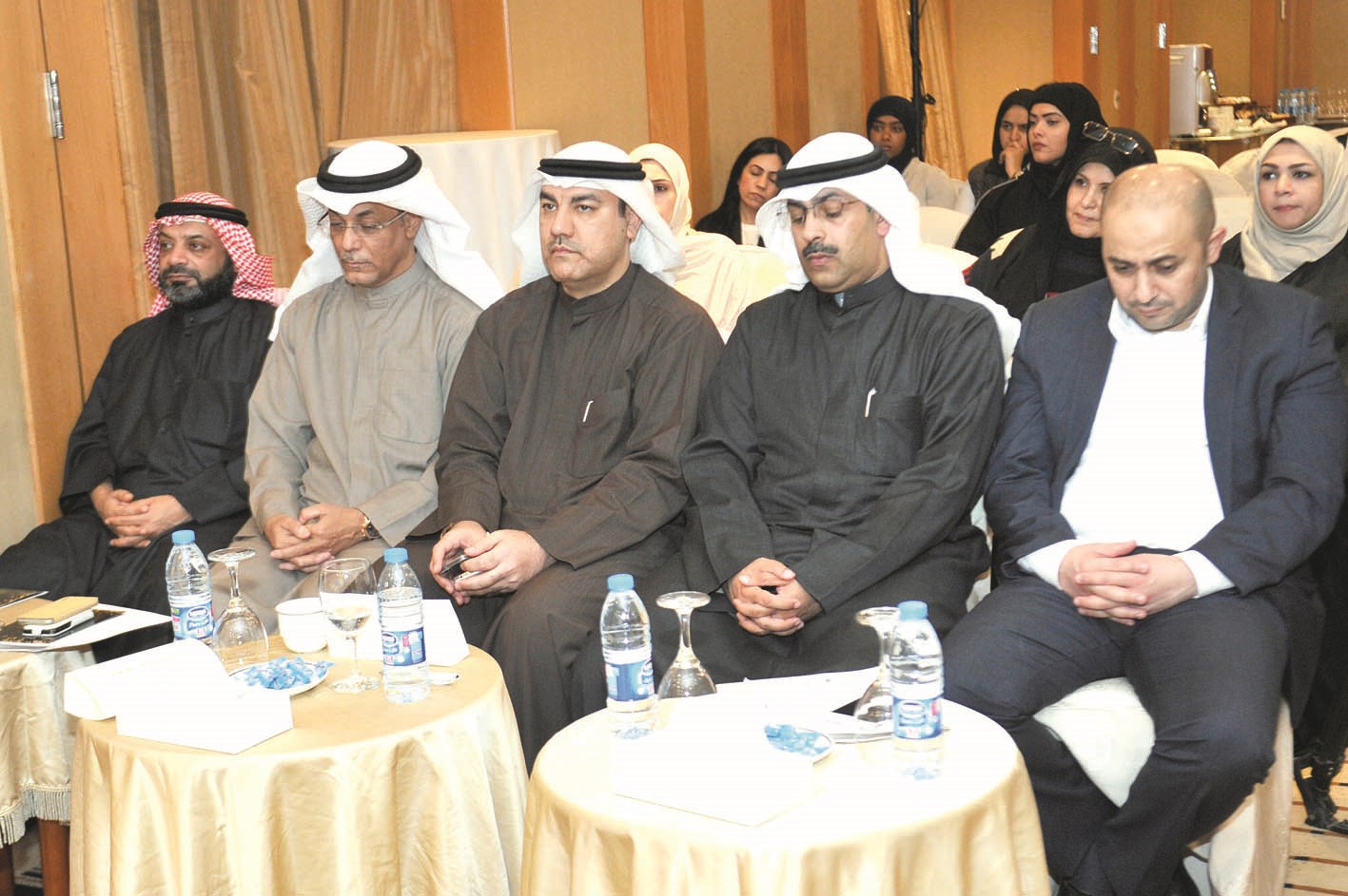 u062cu0627u0646u0628 u0645u0646 u0627u0644u0645u0624u062au0645u0631 (u062au0635u0648u064au0631 u062cu0627u0633u0645 u0627u0644u0628u0627u0631u0648u0646)