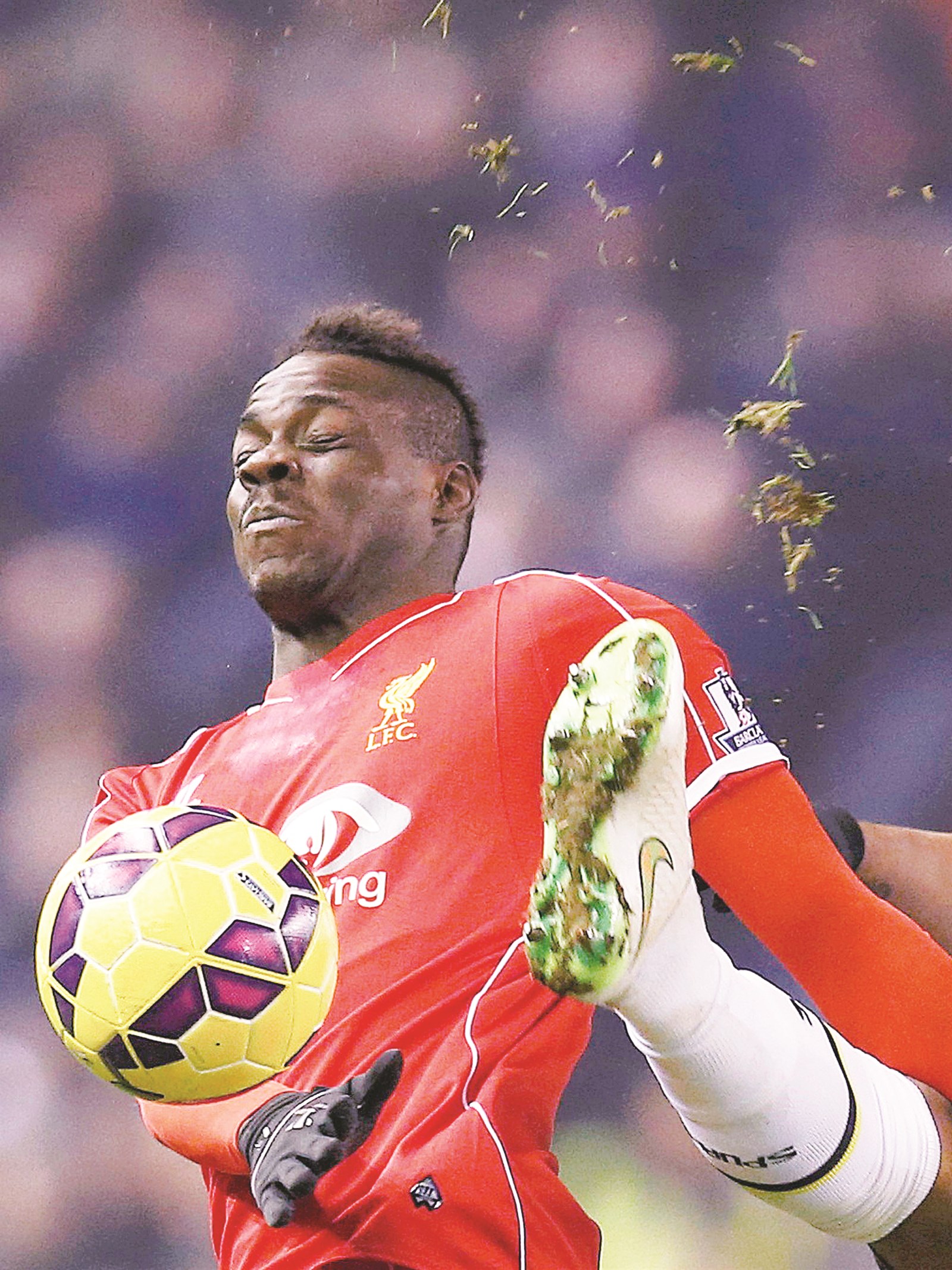 u0645u0627u0631u064au0648 u0628u0627u0644u0648u062au064au0644u064a u0644u0627u0639u0628 u0644u064au0641u0631u0628u0648u0644 u0641u064a u0635u0631u0627u0639 u0639u0644u0649 u0627u0644u0643u0631u0629 u0645u0639 u0623u062du062f u0644u0627u0639u0628u064a u062au0648u062au0646u0647u0627u0645 (u0631u0648u064au062au0631u0632)