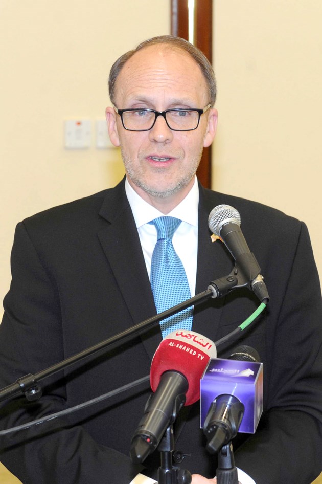 دوغلاس سيليمان متحدثاً