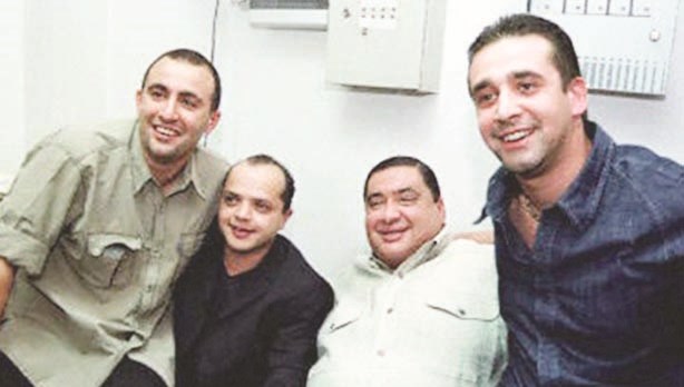 u0635u0648u0631u0629 u062au062cu0645u0639 u0627u0644u0631u0627u062du0644 u0639u0644u0627u0621 u0648u0644u064a u0627u0644u062fu064au0646 u0645u0639 u0627u0644u0633u0642u0627 u0648u0643u0631u064au0645 u0648u0647u0646u064au062fu064a