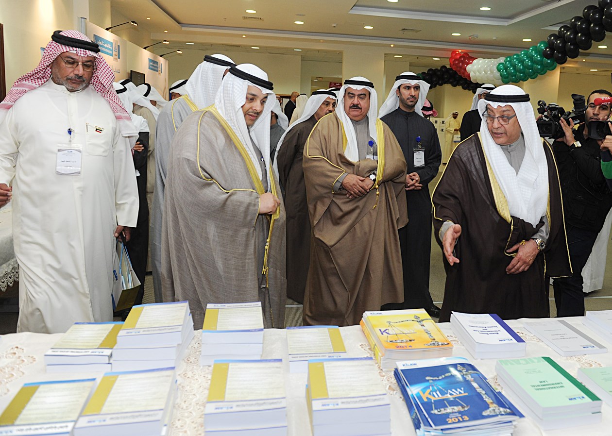 جولة في مكتبة الكلية