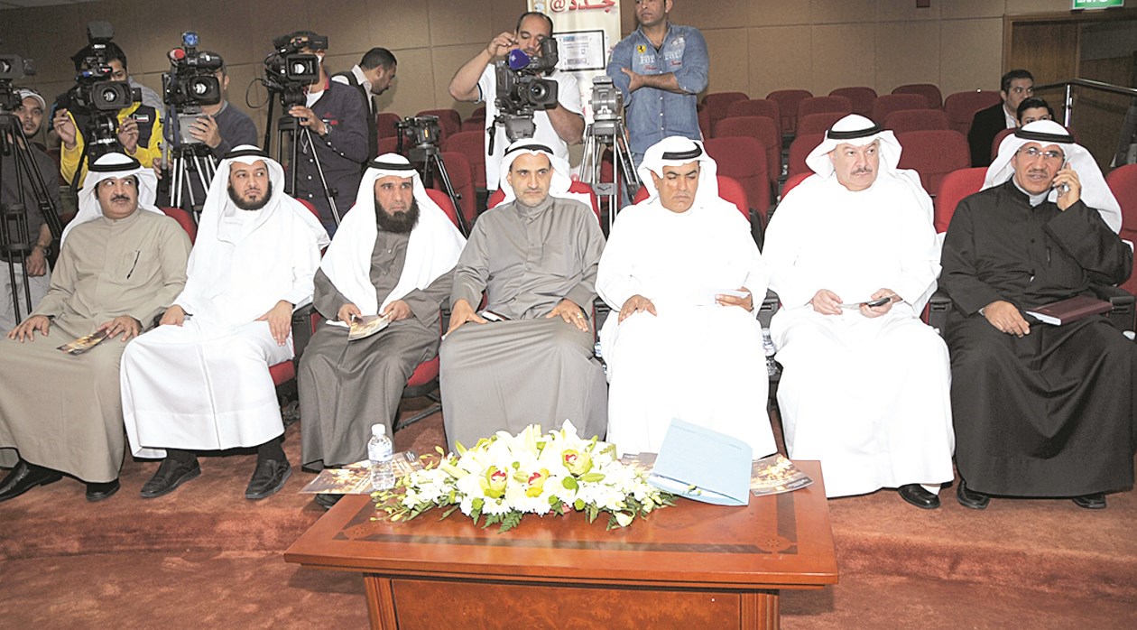 u0646u0648u0627u0628 u0645u062fu064au0631 u0639u0627u0645 u0627u0644u0628u0644u062fu064au0629 u0648u0627u0644u0633u0631u064au0639 u062eu0644u0627u0644 u0627u0644u0645u0624u062au0645u0631 (u062au0635u0648u064au0631 u0632u0643u0631u064au0627 u0639u0637u064au0629)