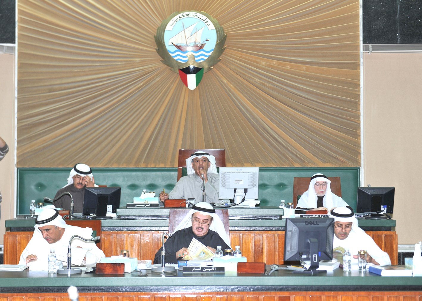 u062cu0627u0646u0628 u0645u0646 u0627u0644u062cu0644u0633u0629 (u062au0635u0648u064au0631 u0633u0639u062f u0647u0646u062fu0627u0648u064a)