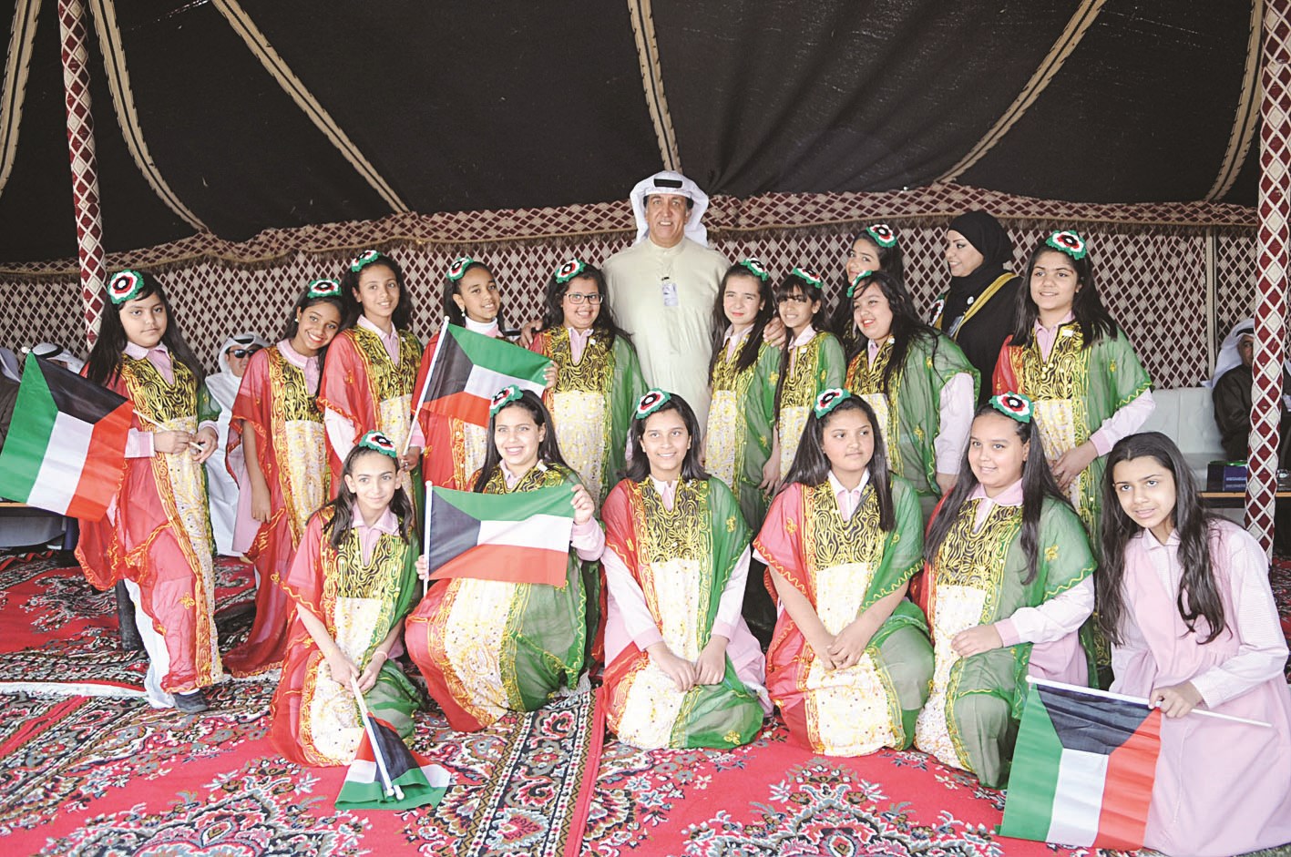 زهرات في لقطة جامعة مع الحميضي (تصوير كرم ذياب)