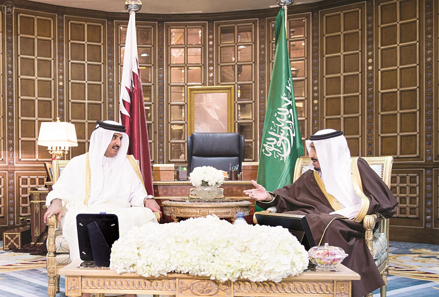 u062eu0627u062fu0645 u0627u0644u062du0631u0645u064au0646 u0627u0644u0645u0644u0643 u0633u0644u0645u0627u0646 u0645u0633u062au0642u0628u0644u0627u064b u0627u0644u0634u064au062e u062au0645u064au0645 u0641u064a u0642u0635u0631u0647 u0628u0627u0644u0631u064au0627u0636 u0623u0645u0633