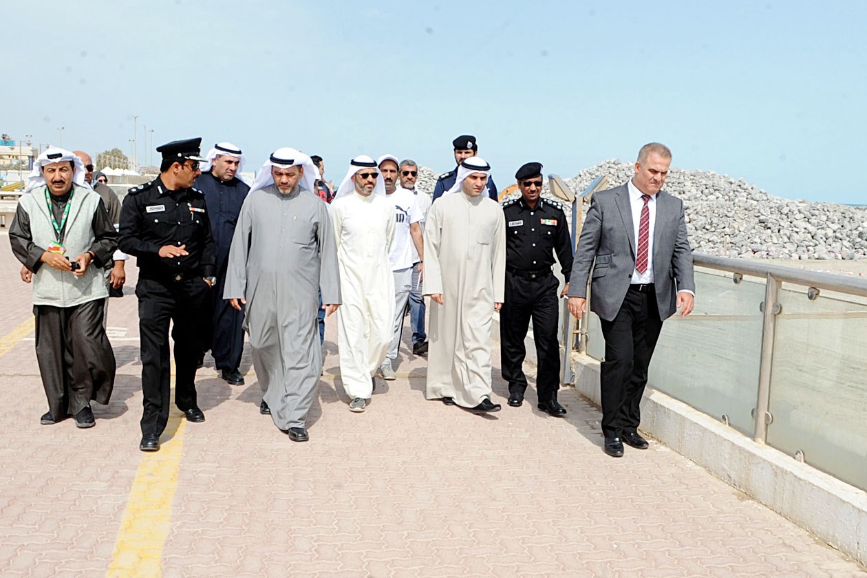 u0623u0639u0636u0627u0621 u0644u062cu0646u0629 u0627u0644u0628u064au0626u0629 u0628u0631u0641u0642u0629 u0642u064au0627u062fu0627u062a u0646u0627u062fu064a u0627u0644u0634u0631u0637u0629 u062eu0644u0627u0644 u0627u0644u062cu0648u0644u0629 (u062au0635u0648u064au0631 u0643u0631u0645 u0630u064au0627u0628)