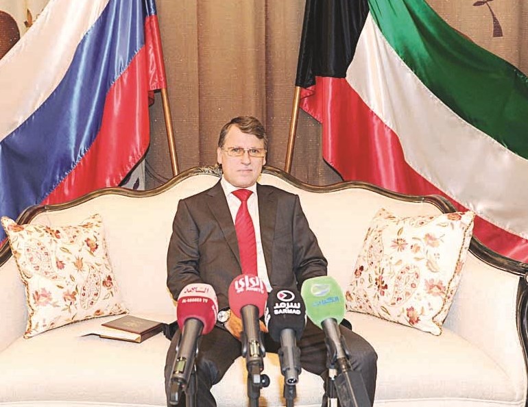 u0627u0644u0633u0641u064au0631 u0627u0644u0631u0648u0633u064a u062eu0644u0627u0644 u0627u0644u0645u0624u062au0645u0631 (u062au0635u0648u064au0631 u0637u0627u0631u0642 u0639u0632u0627u0644u062fu064au0646)