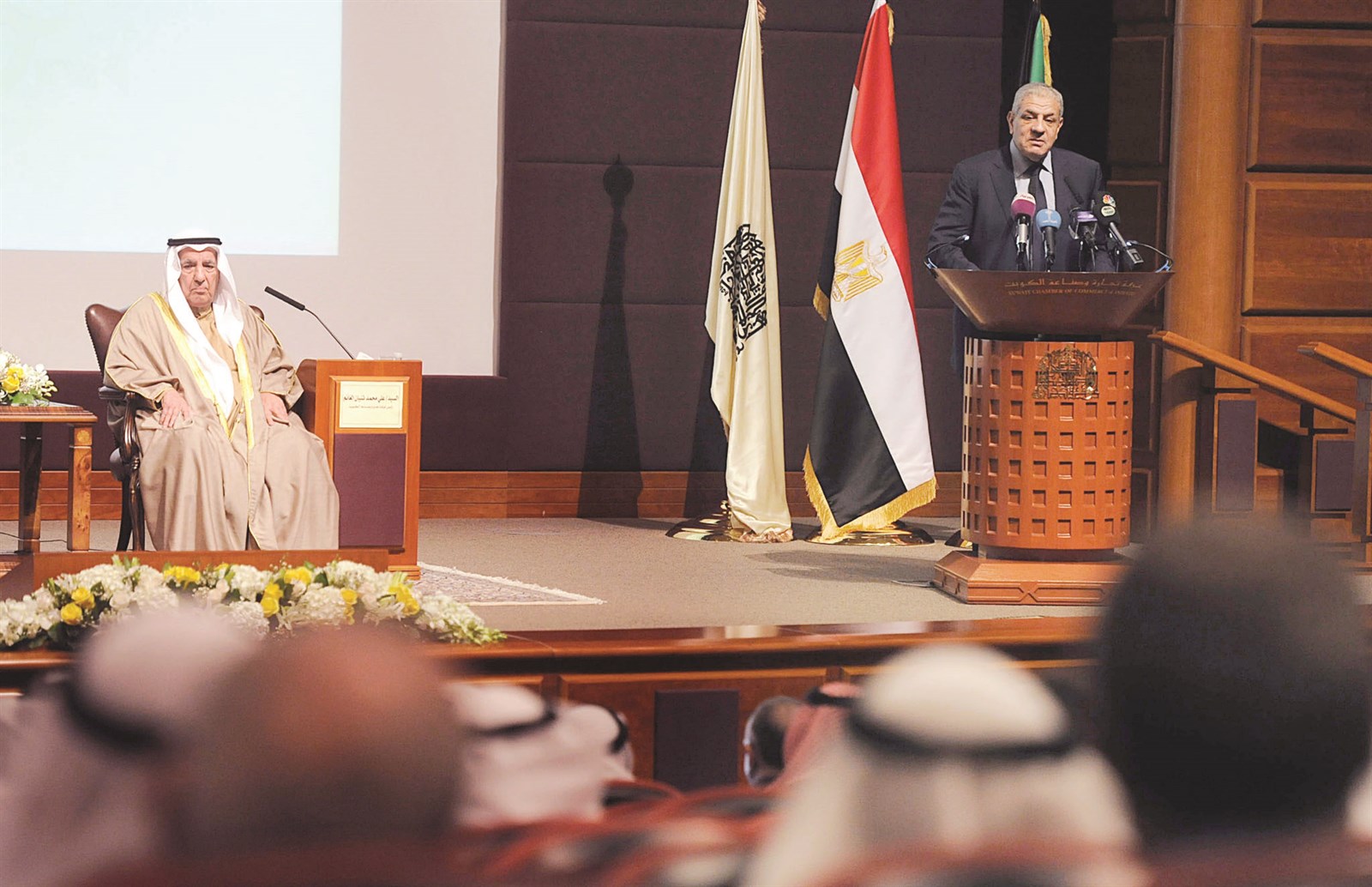 u0645u062du0644u0628 u0645u062au062du062fu062bu0627u064b u0641u064a u00abu063au0631u0641u0629 u0627u0644u062au062cu0627u0631u0629u00bb u0648u0639u0644u064a u0627u0644u063au0627u0646u0645 u0645u062au0627u0628u0639u0627u064bb(u062au0635u0648u064au0631 u0646u0627u064au0641 u0627u0644u0639u0642u0644u0629)