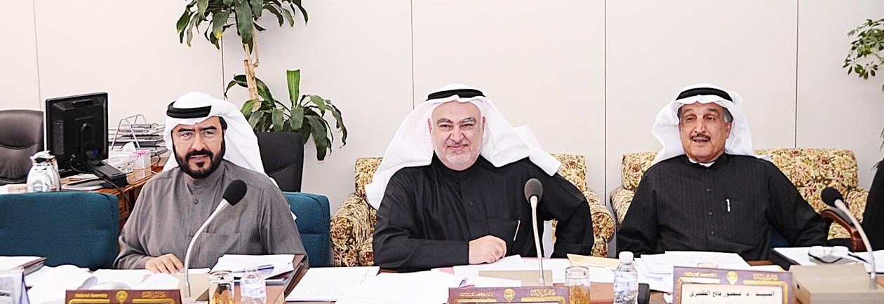 النواب كامل العوضي وخليل الصالح وسعدون حماد            (تصوير أسعدعبدالله)