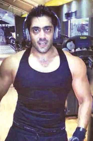 u0623u062du0645u062f u0641u0644u0648u0643u0633 u064au062au062fu0631u0651u0628 u0639u0644u0649 u0627u0644u0643u0627u0631u0627u062au064au0647