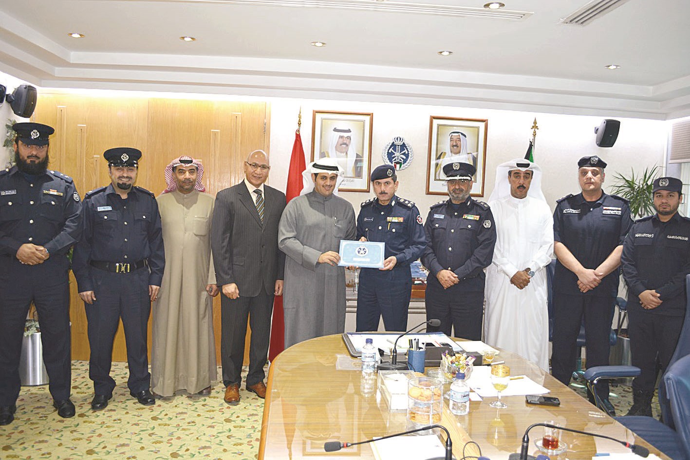 u0627u0644u0645u0643u0631u0627u062f u0645u0639 u0645u0645u062bu0644u064a u0627u0644u0634u0631u0643u0627u062a u0627u0644u0645u0648u0631u062fu0629 u0644u0645u0639u062fu0627u062a u0627u0644u0625u0637u0641u0627u0621