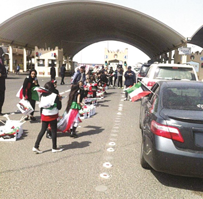 استقبال حافل للقادمين إلى البلاد