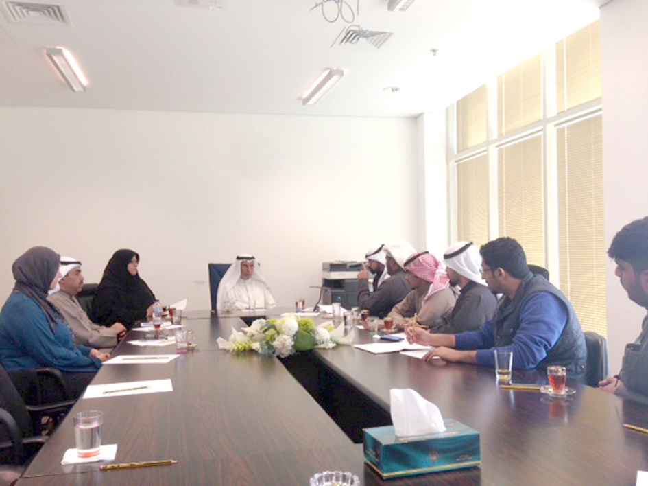 جانب من الاجتماع مع اتحاد طلبة «التطبيقي»