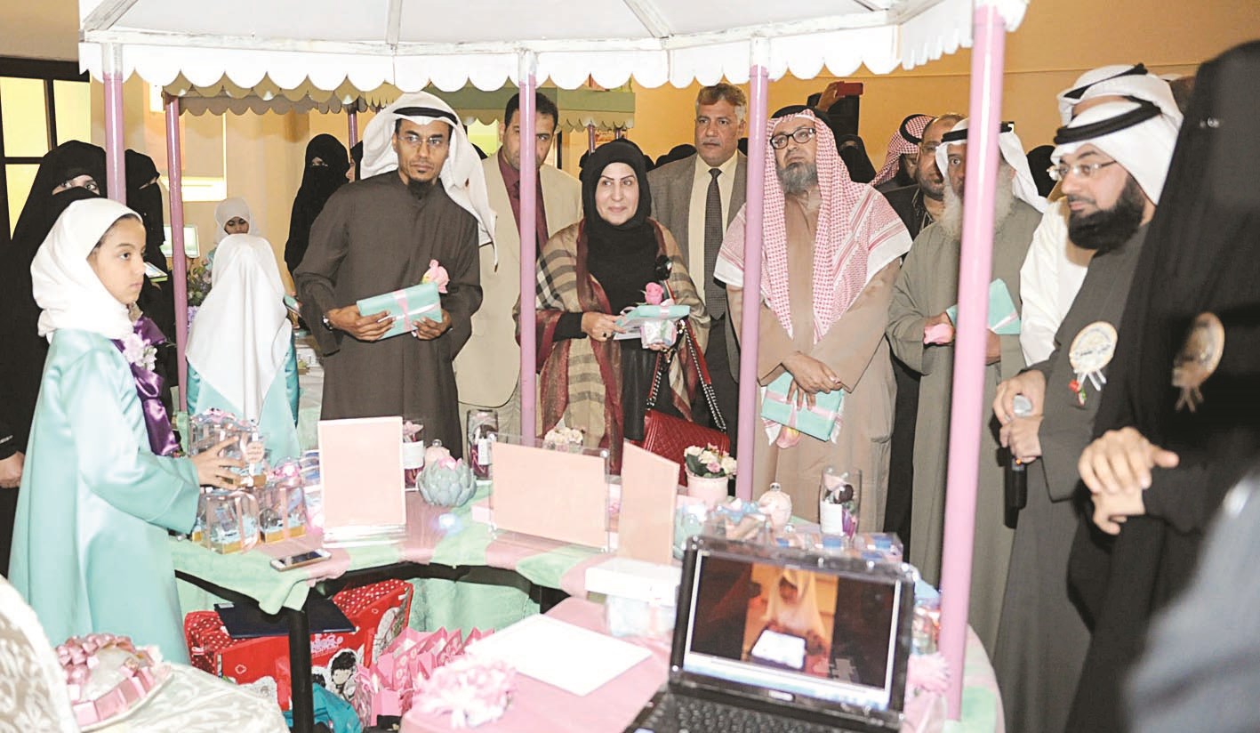 جولة في أجنحة المعرض