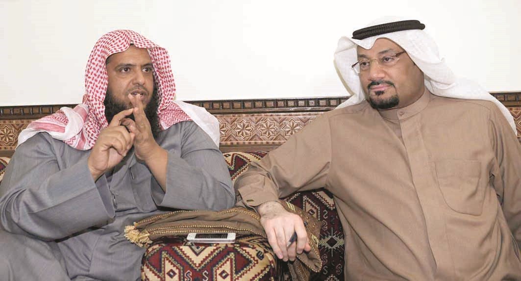 الشيخ عيسى الشمري والزميل ناصر الفرحان (تصوير نايف العقلة)