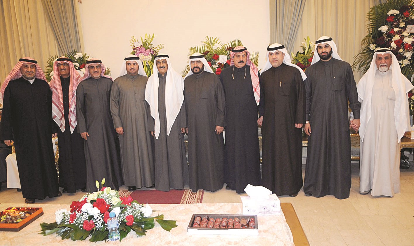 لقطة جماعية لعدد من النواب في الحفل