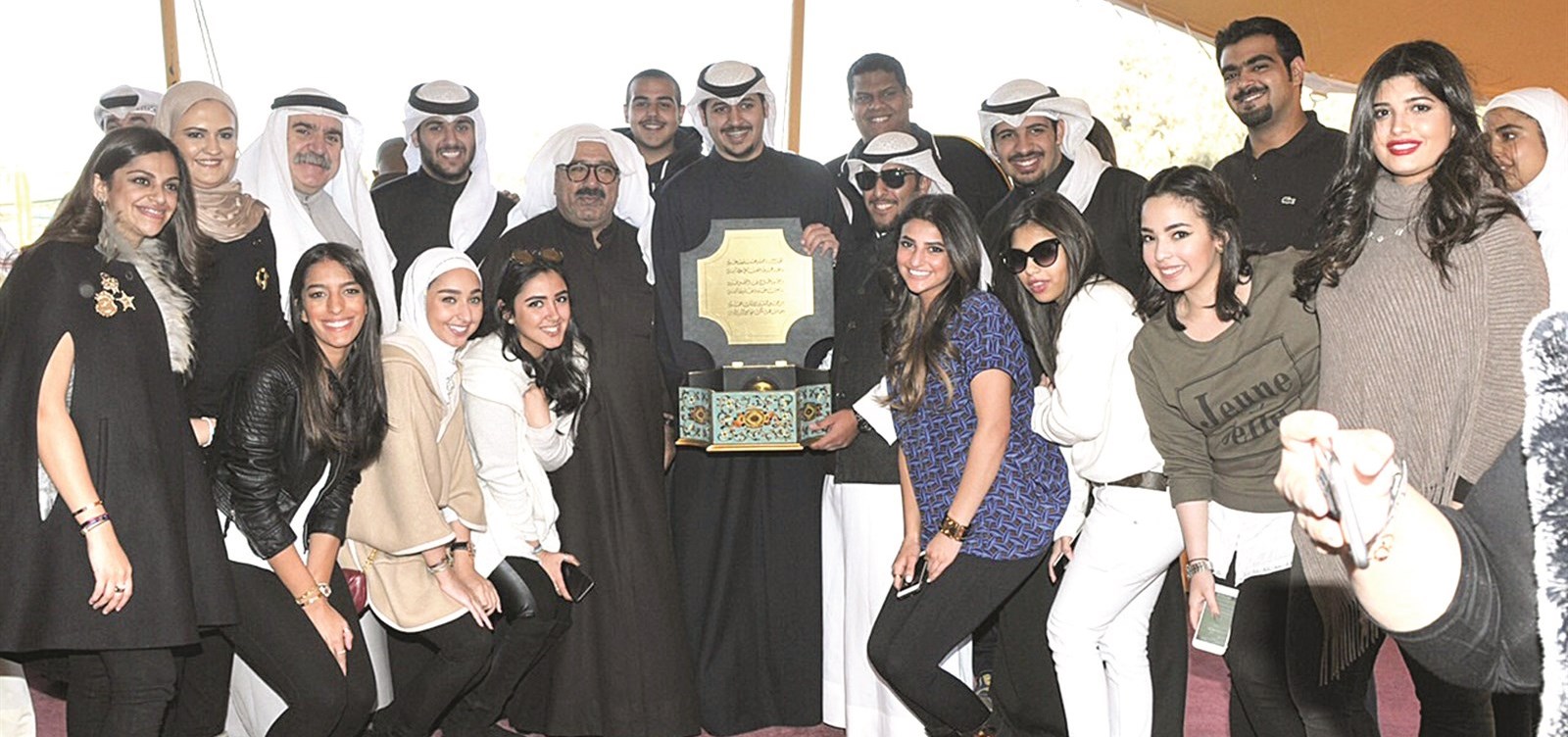 ... ومع أعضاء الحملة