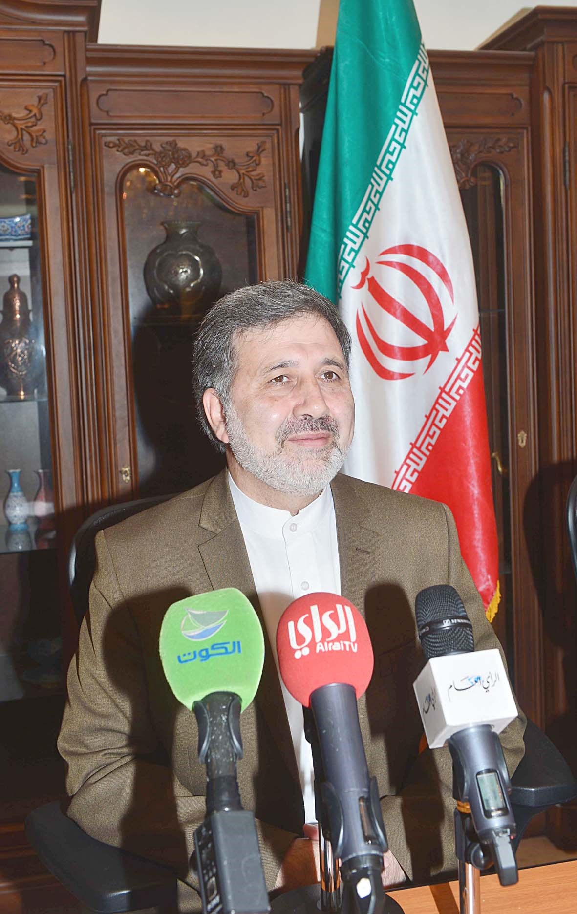 u0639u0644u064a u0639u0646u0627u064au062au064a u0645u062au062du062fu062bu0627u064bb (u062au0635u0648u064au0631 u0645u0648u0633u0649 u0639u064au0627u0634)