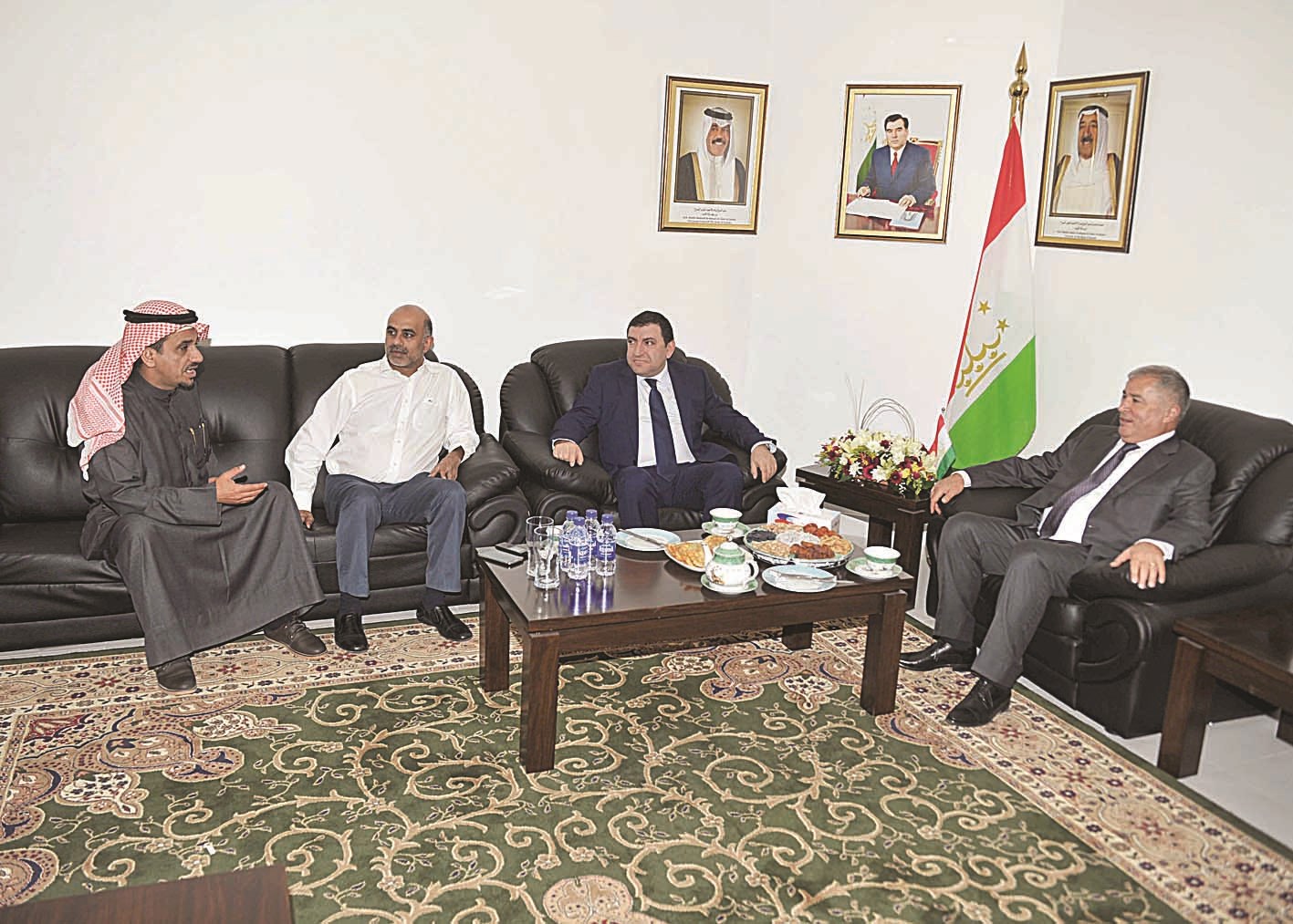 u0627u0644u0633u0641u064au0631 u064au062au062du062fu062b u0644u0644u0635u062du0627u0641u064au064au0646