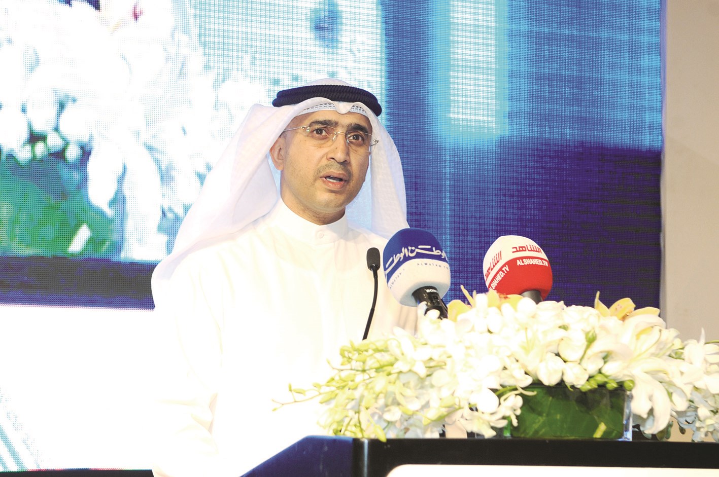 u0627u0644u0623u062bu0631u064a u0645u062au062du062fu062bu0627u064b u0641u064a u0627u0644u0645u0624u062au0645u0631 (u062au0635u0648u064au0631 u0643u0631u0645 u0630u064au0627u0628)