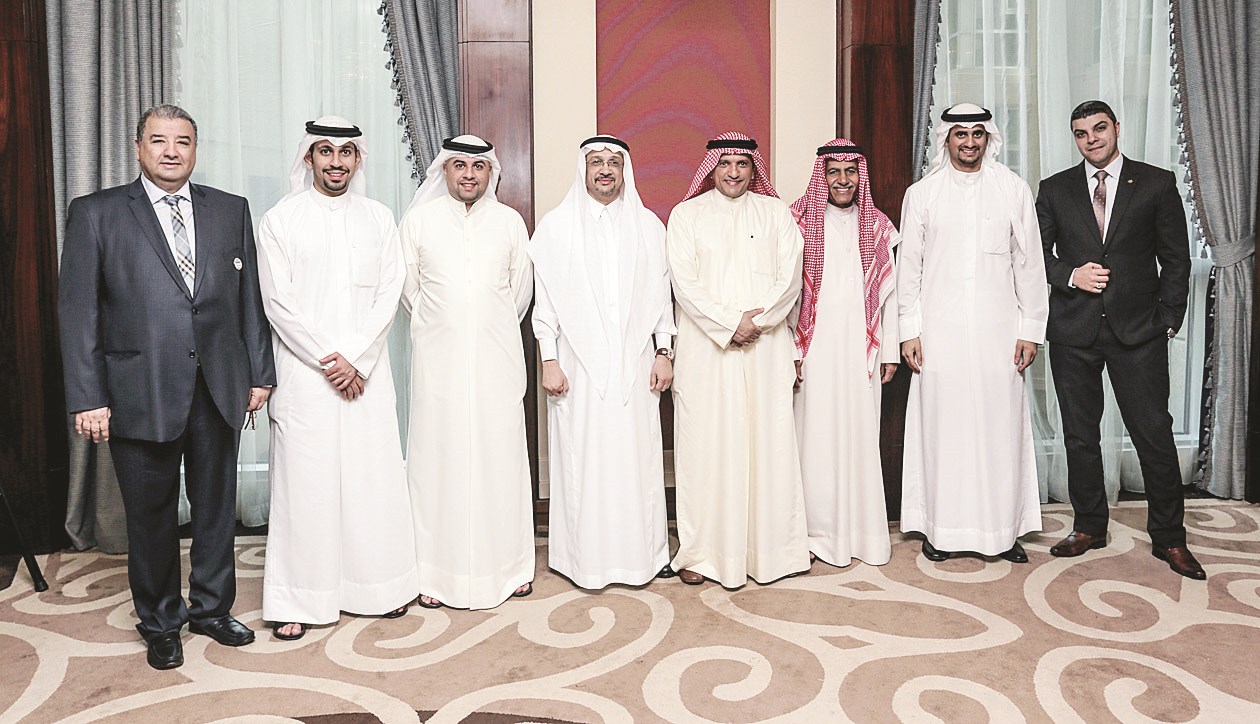 u0639u0631u0641u0627u0646 u0645u062au0648u0633u0637u0627u064b u0623u0639u0636u0627u0621 u0645u062cu0644u0633 u0627u0644u0625u062fu0627u0631u0629