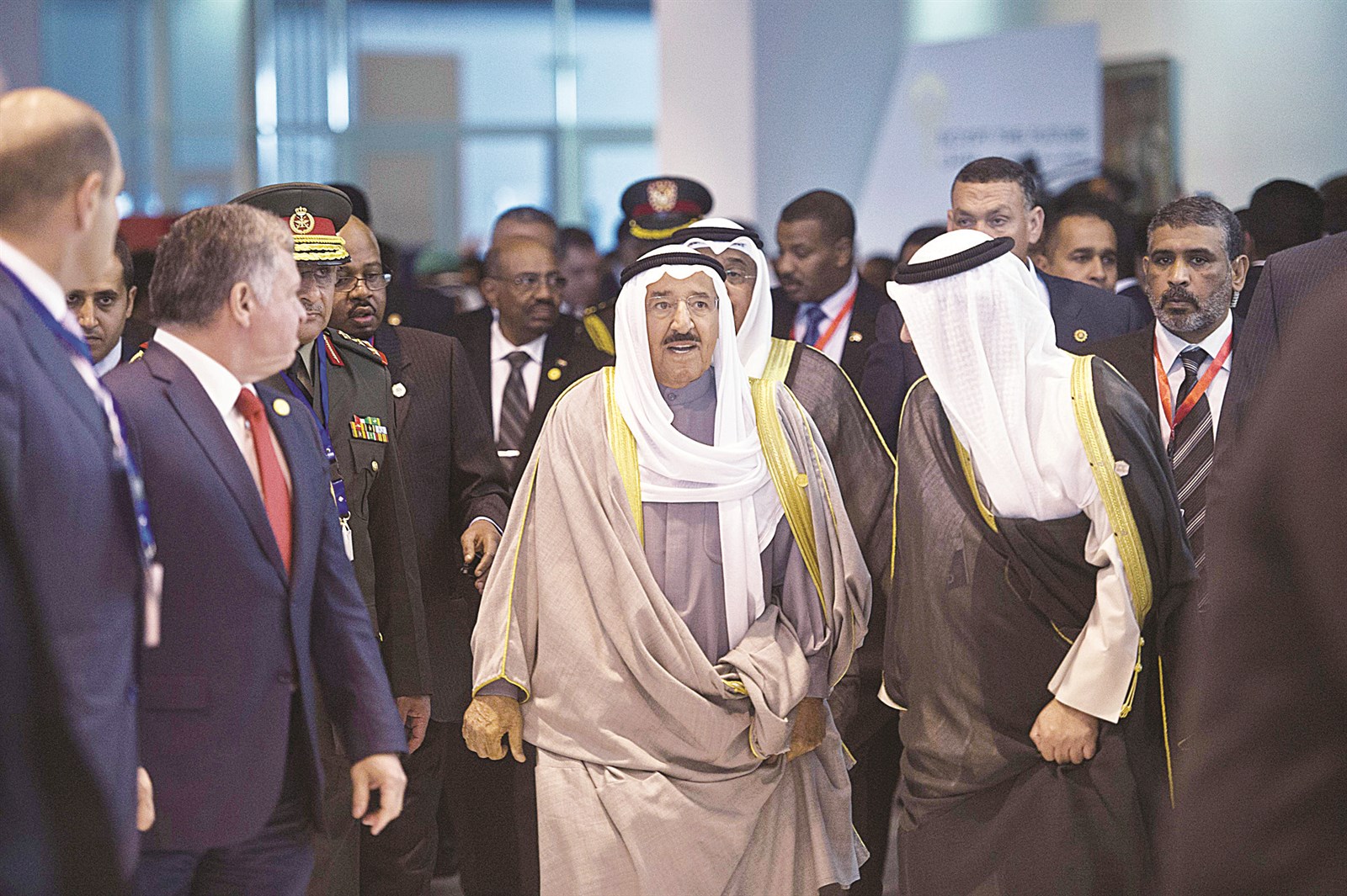 صاحب السمو لدى وصوله إلى مؤتمر دعم وتنمية الاقتصاد المصري