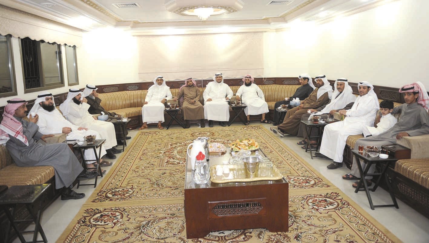 u062cu0627u0646u0628 u0645u0646 u0627u0644u062fu064au0648u0627u0646u064au0629 (u062au0635u0648u064au0631 u0637u0627u0631u0642 u0639u0632u0627u0644u062fu064au0646)