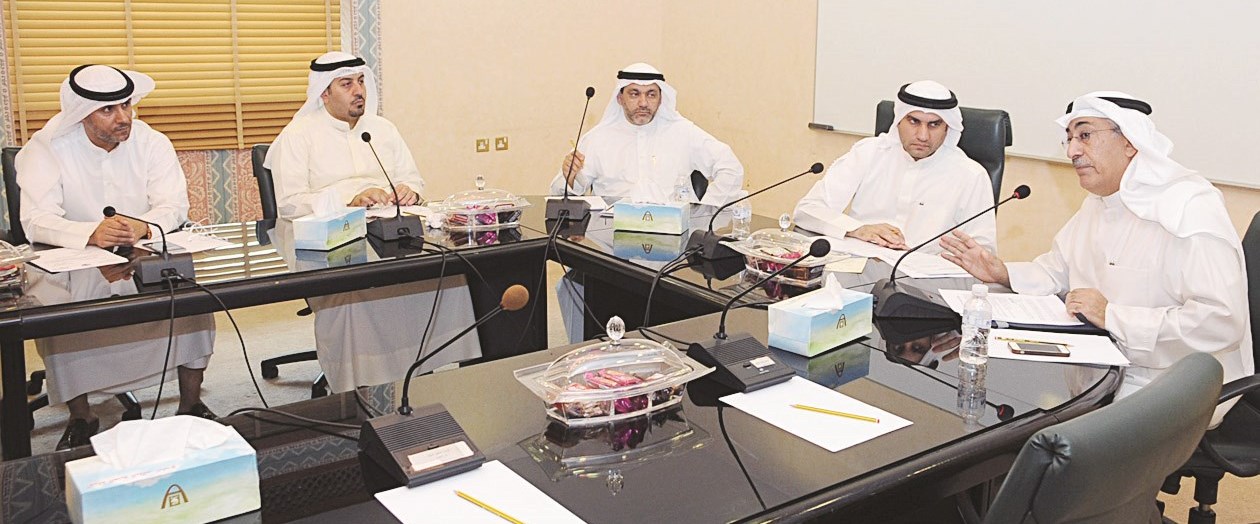 u0645u0646 u0627u062cu062au0645u0627u0639 u0644u062cu0646u0629 u0627u0644u0628u064au0626u0629 u0641u064a u0627u0644u0645u062cu0644u0633 u0627u0644u0628u0644u062fu064a (u062au0635u0648u064au0631 u0643u0631u0645 u0630u064au0627u0628)