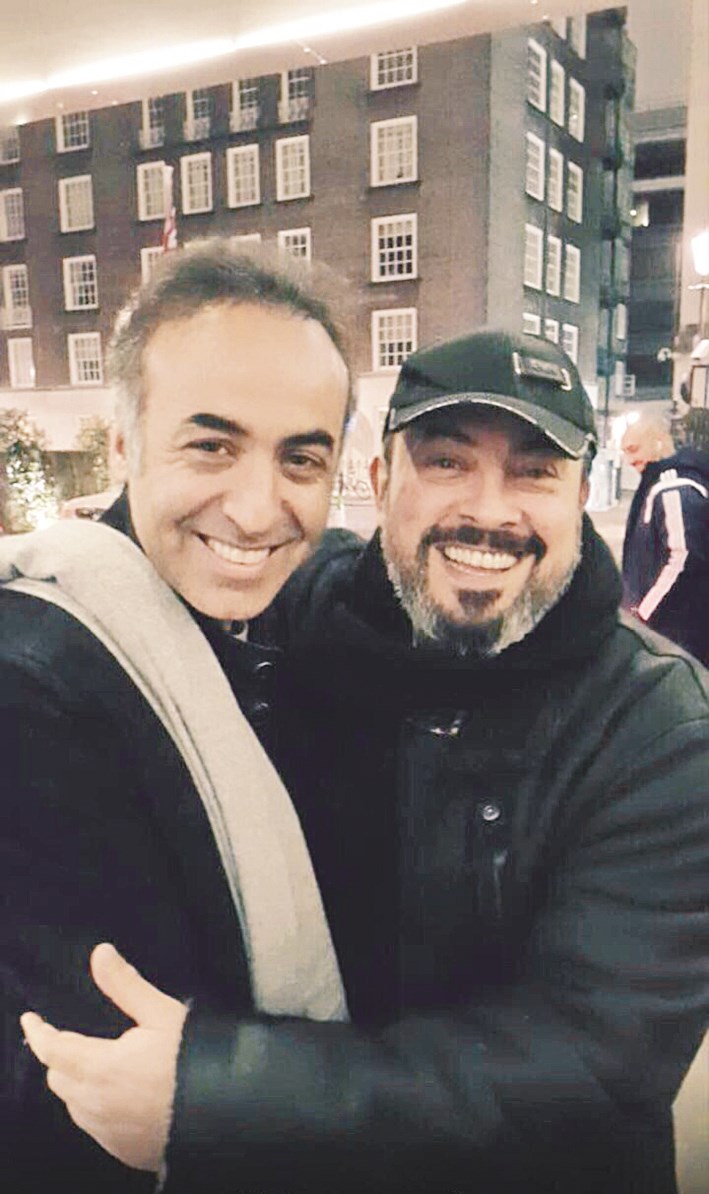 صورة طلال الفهد مع فواز الحساوي التي أشعلت مواقع التواصل الاجتماعي