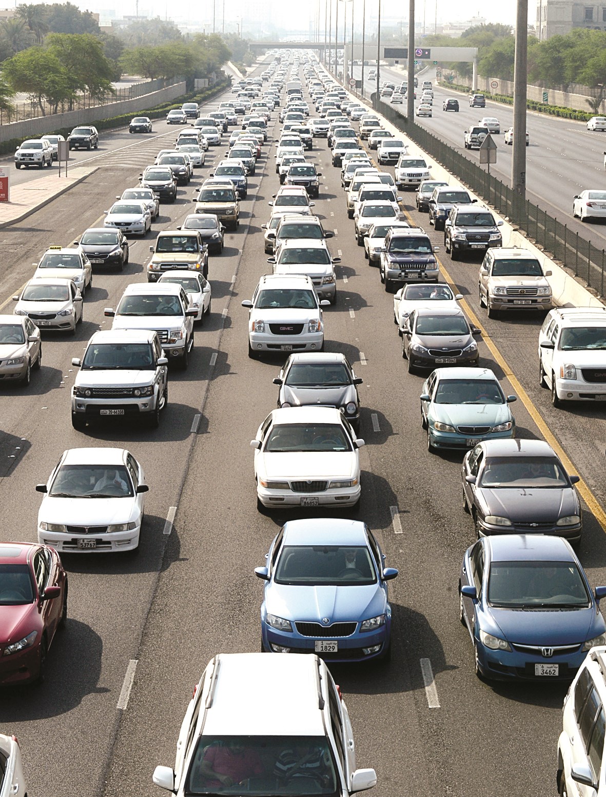 هل تجدي إجراءات إدارة المرور في تخفيف الزحام؟ (تصوير أسعد عبدالله)