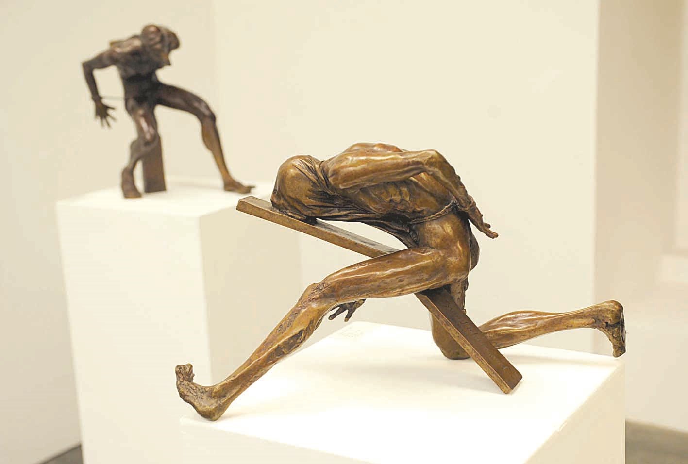 معاناة إنسانية