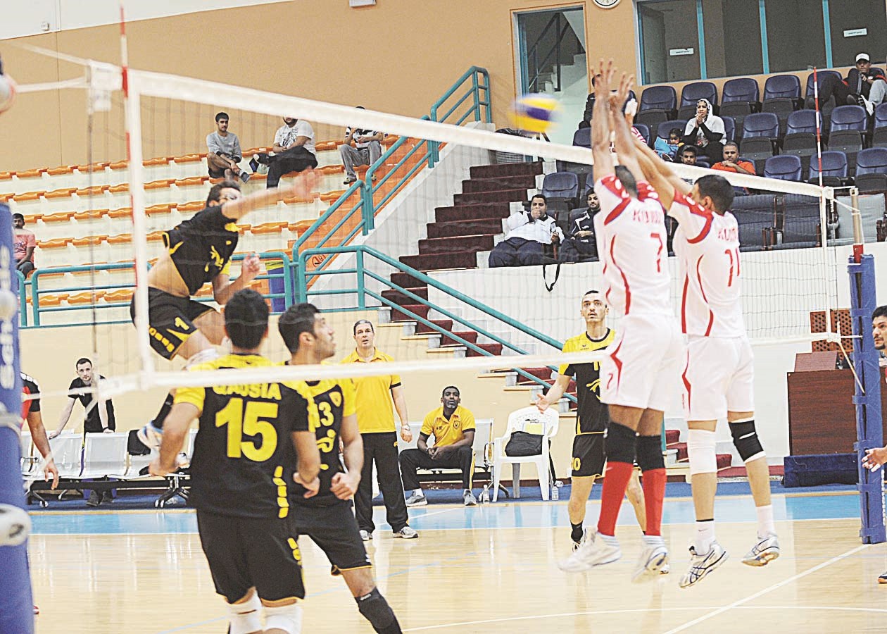 u062du0627u0626u0637 u0635u062f u00abu0643u0648u064au062au0627u0648u064au00bb u0641u064a u0627u0644u0645u0628u0627u0631u0627u0629 u0623u0645u0627u0645 u0627u0644u0642u0627u062fu0633u064au0629 (u062au0635u0648u064au0631 u062cu0644u0627u0644 u0645u0639u0648u0636)