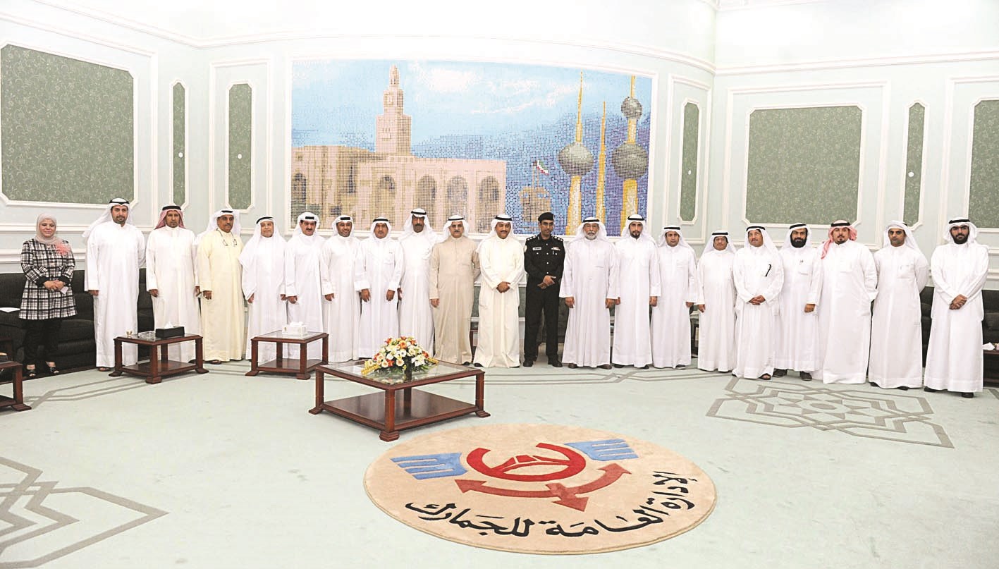 u0627u0644u0633u064au0641 u0645u062au0648u0633u0637u0627u064b u0645u0645u062bu0644u064a u0627u0644u062cu0647u0627u062a u0627u0644u062du0643u0648u0645u064au0629 (u062au0635u0648u064au0631 u0632u0643u0631u064au0627 u0639u0637u064au0629)