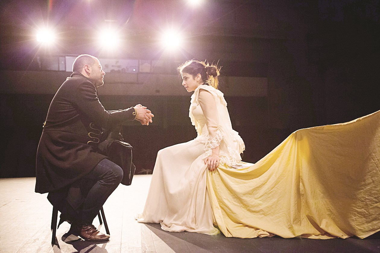 u0631u064au062au0627 u062du0627u064au0643 u0648u0628u062fu064au0639 u0623u0628u0648u0634u0642u0631u0627 u0641u064a u0645u0634u0647u062f u0645u0646 u0627u0644u0645u0633u0631u062du064au0629