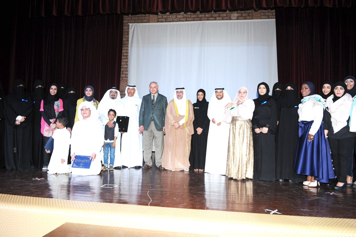 u0627u0644u0639u064au0633u0649 u0645u062au0648u0633u0637u0627u064b u0648u0627u0644u0647u064au0645 u0627u0644u0645u0646u0638u0645u064au0646  (u062au0635u0648u064au0631 u0643u0631u0645 u0630u064au0627u0628)