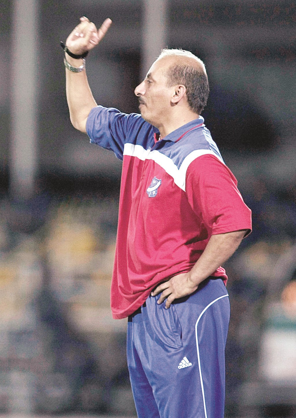 u0628u062fu064au0651u062d ... u00abu0623u0646u0627 u0627u0644u0645u0633u0624u0648u0644u00bb   (u0627u0644u0623u0632u0631u0642 u062fu0648u062a u0643u0648u0645)