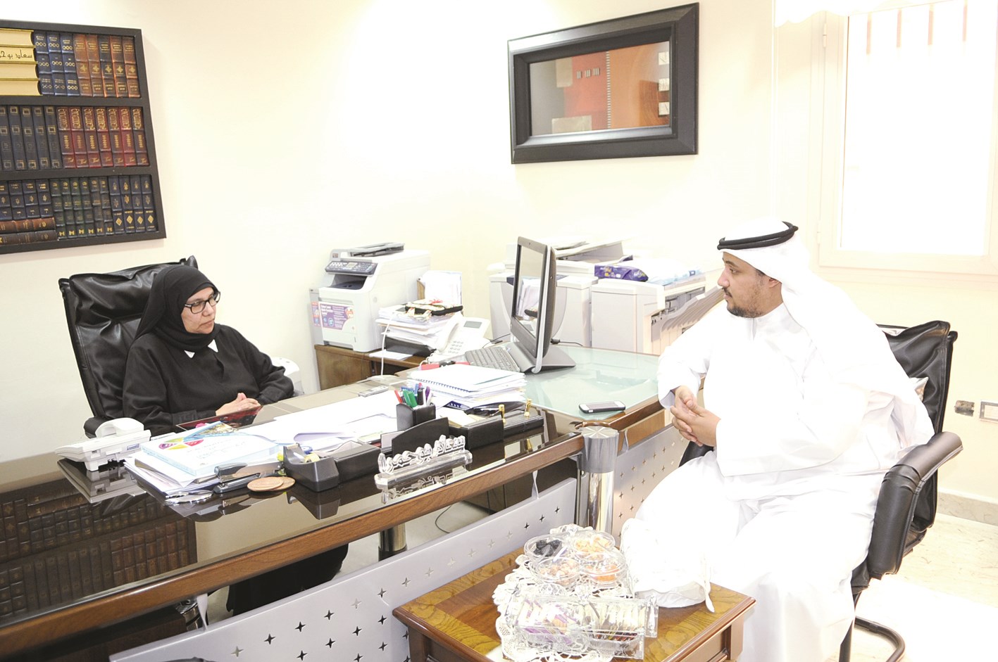 بو حمرا متحدثة للزميل تركي المغامس