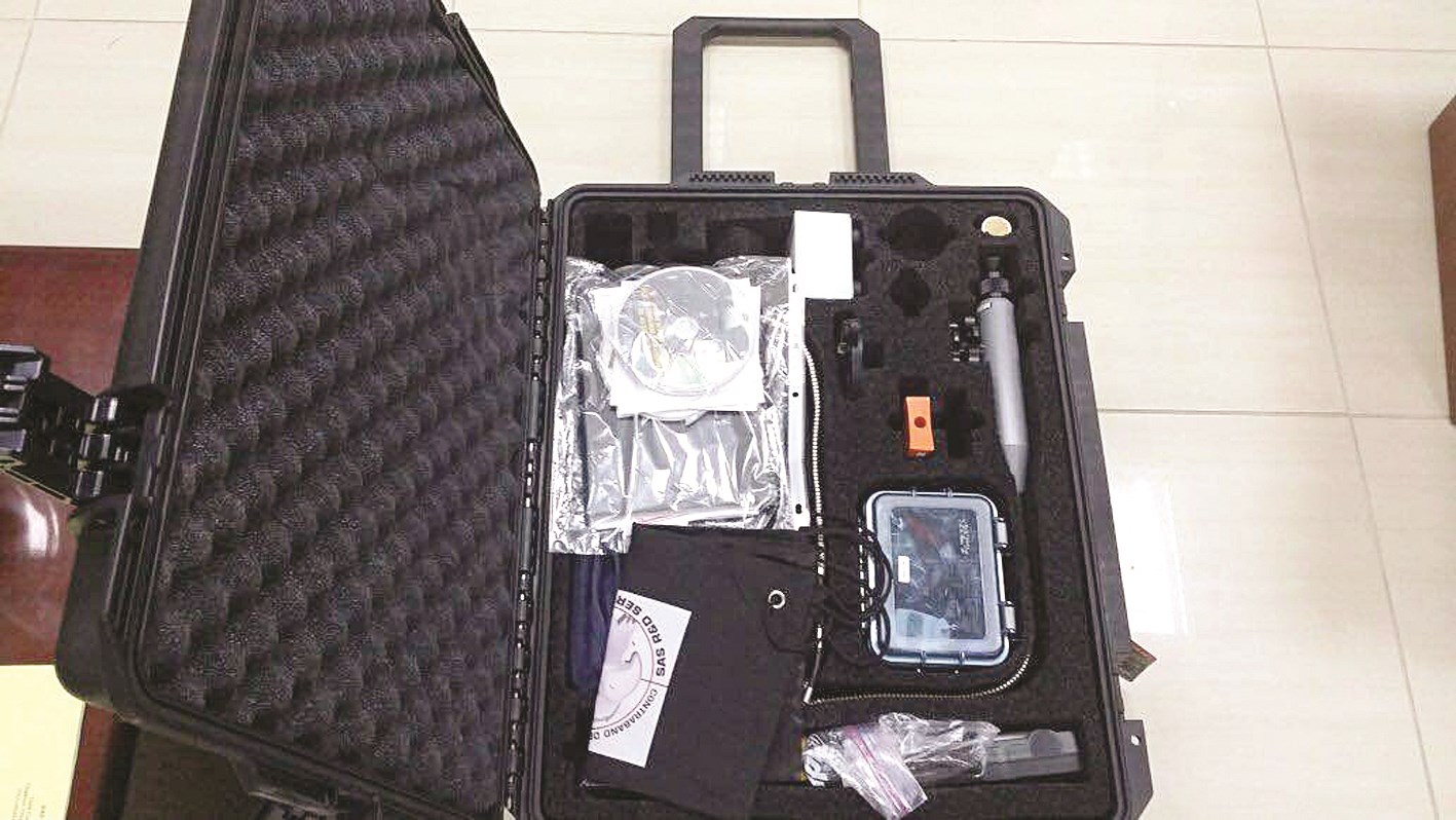 أجهزة حساسة للتفتيش الجمركي