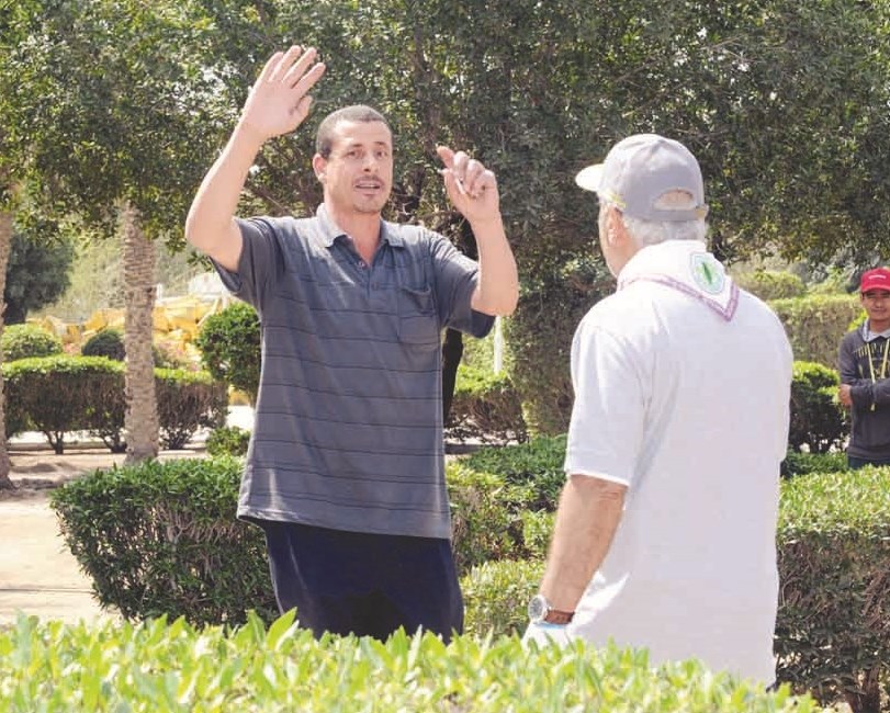 الحارس يحتج على دخول الفريق