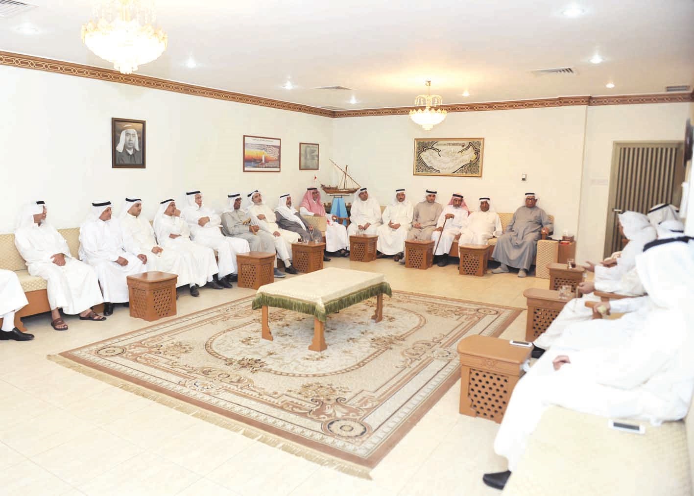 u0623u0647u0627u0644u064a u0627u0644u0645u0646u0637u0642u0629 u064au0639u0631u0636u0648u0646 u0645u0634u0627u0643u0644u0647u0645 u0623u0645u0627u0645 u0623u0639u0636u0627u0621 u0627u0644u0645u062cu0644u0633 u0627u0644u0628u0644u062fu064a (u062au0635u0648u064au0631 u0633u0639u062f u0647u0646u062fu0627u0648u064a )