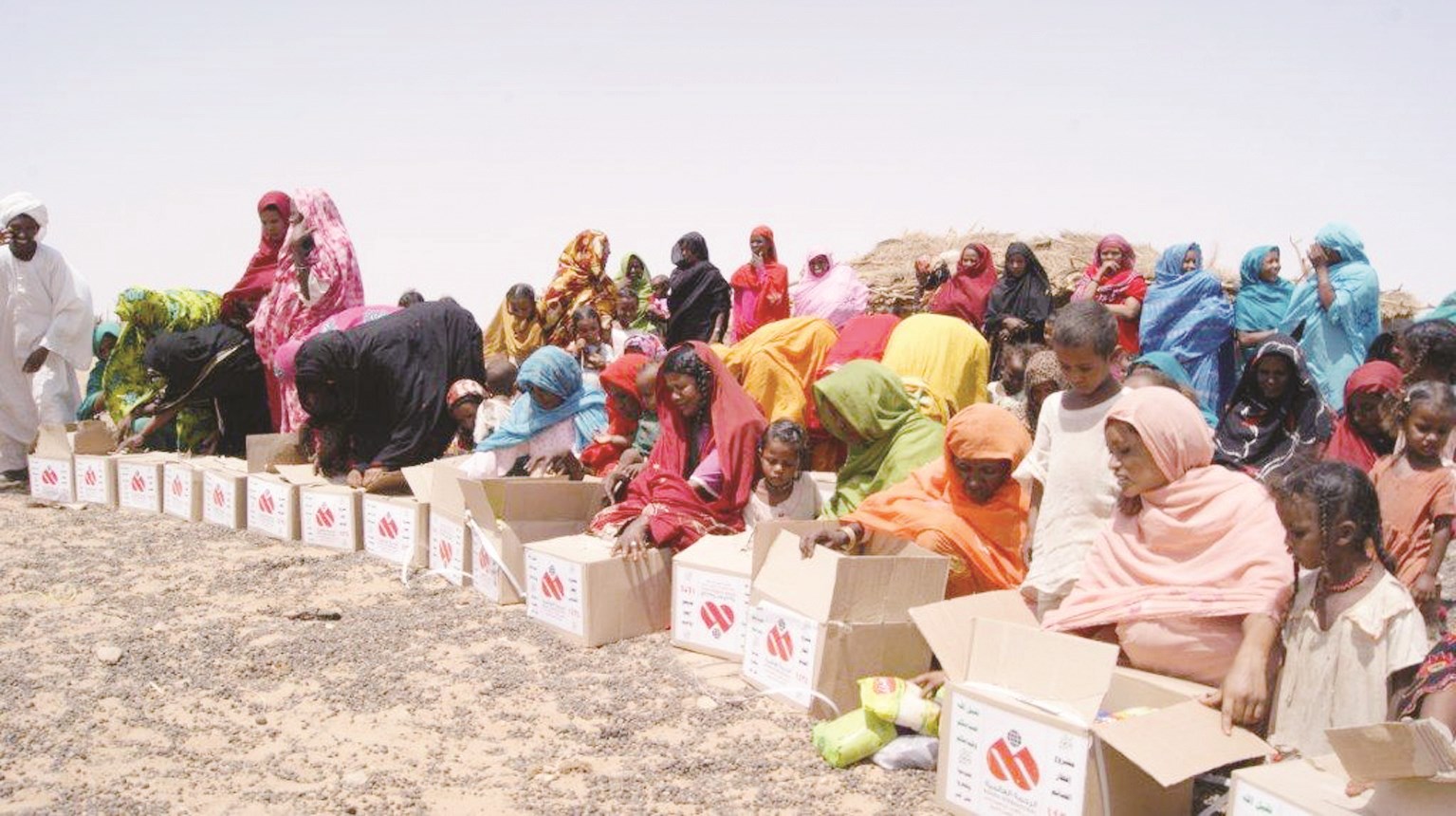 الفقراء ينهلون من خير الكويت