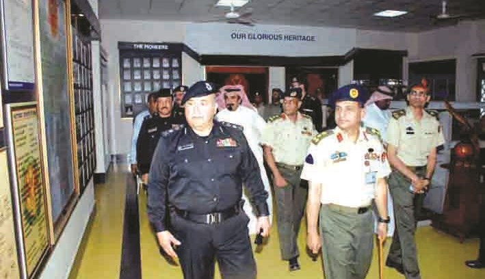 u0633u0644u064au0645u0627u0646 u0627u0644u0641u0647u062f u0644u062fu0649 u0632u064au0627u0631u062au0647 u0627u0644u0643u0644u064au0629 u0627u0644u0639u0633u0643u0631u064au0629 u0641u064a u0628u0646u063au0644u0627u062fu0634