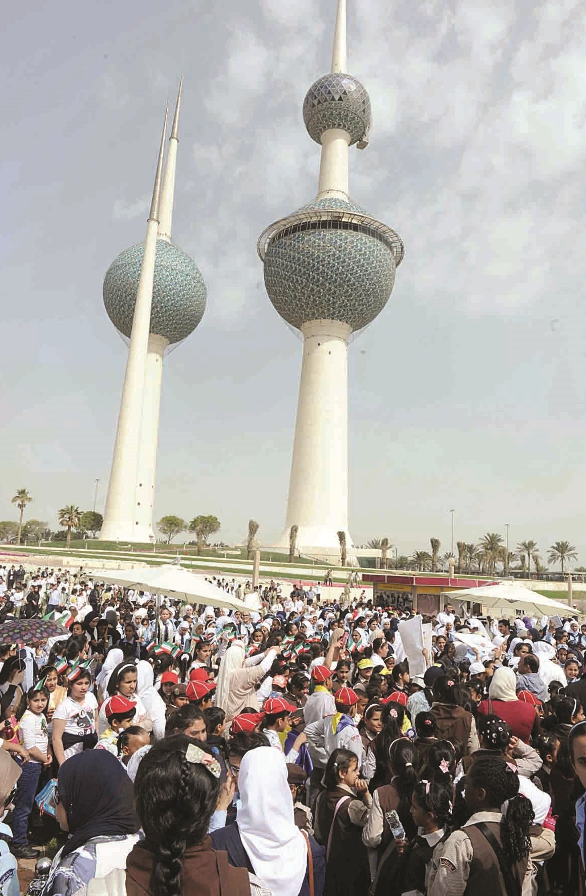 المسيرة لدى وصولها إلى الأبراج