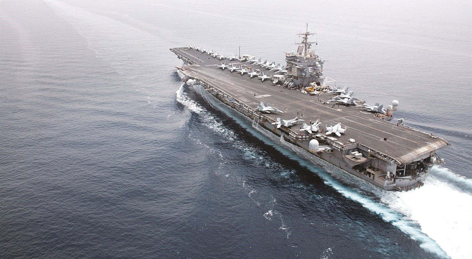 u062du0627u0645u0644u0629 u0637u0627u0626u0631u0627u062a u0623u0645u064au0631u0643u064au0629 u0639u0646u062f u0645u0636u064au0642 u0628u0627u0628 u0627u0644u0645u0646u062fu0628 b(u0623 u0641 u0628)