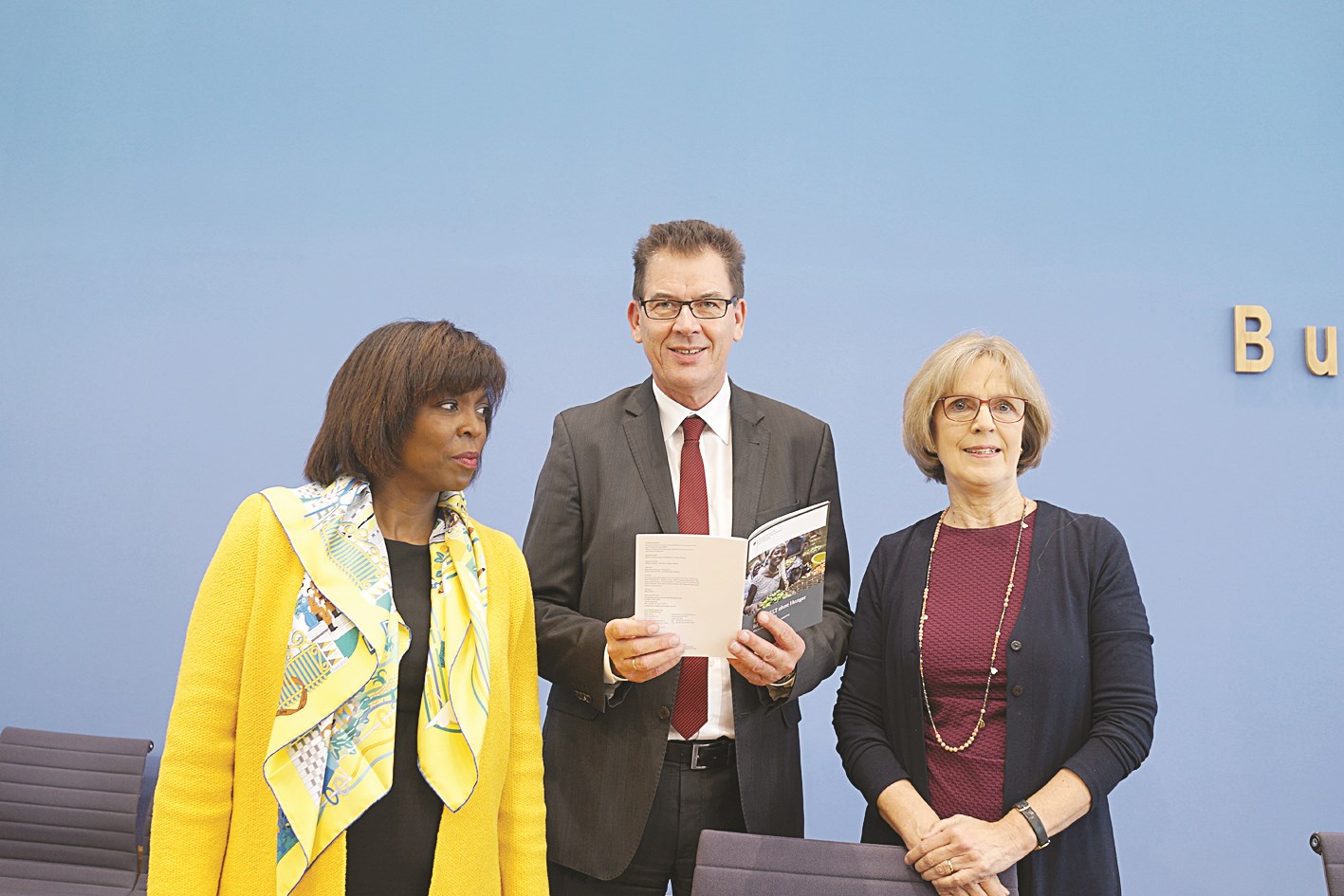 u0627u0644u0648u0632u064au0631 u0627u0644u0623u0644u0645u0627u0646u064a u064au0639u0644u0646 u0639u0646 u062au0639u0647u062f u0628u0644u0627u062fu0647 u0627u0644u062cu062fu064au062f