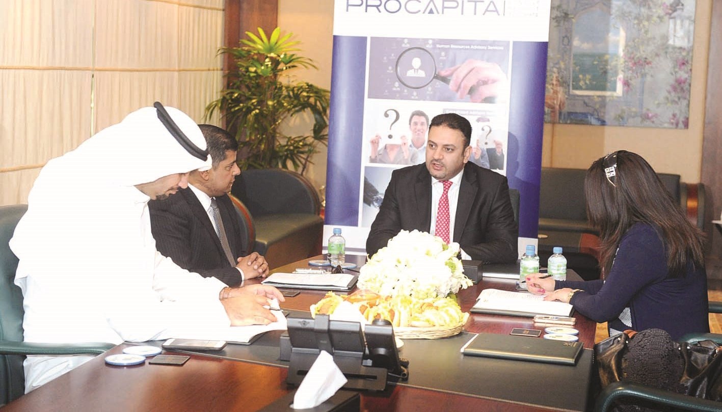 u0645u062du0645u062f u0623u0628u0648 u0627u0644u0631u064fu0628 u0645u062au062du062fu062bu0627u064b u0641u064a u0627u0644u0645u0624u062au0645u0631 u0627u0644u0635u062du0627u0641u064a  (u062au0635u0648u064au0631 u0632u0643u0631u064au0627 u0639u0637u064au0629)