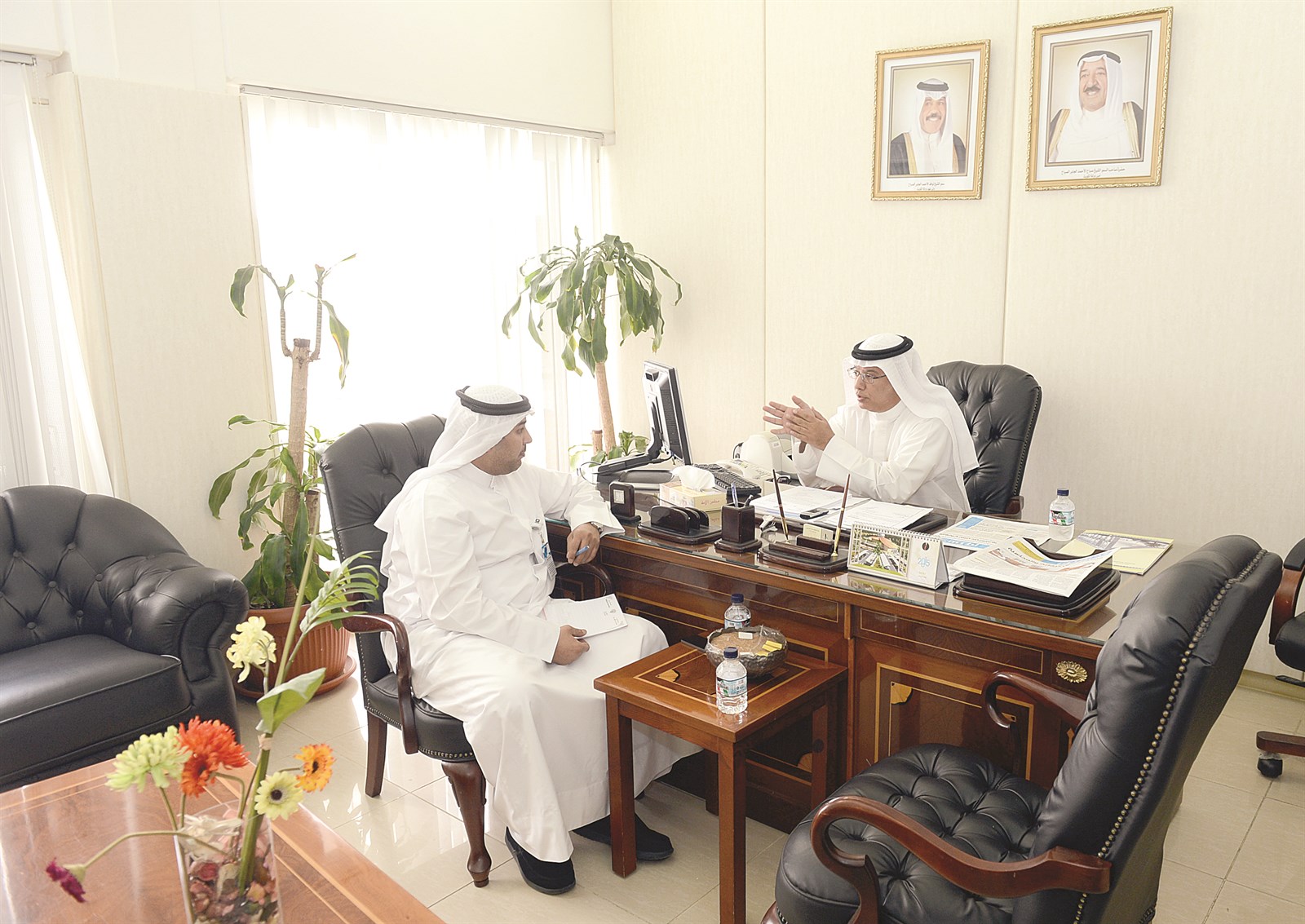 الحريص متحدثاً إلى الزميل وليد الهولان