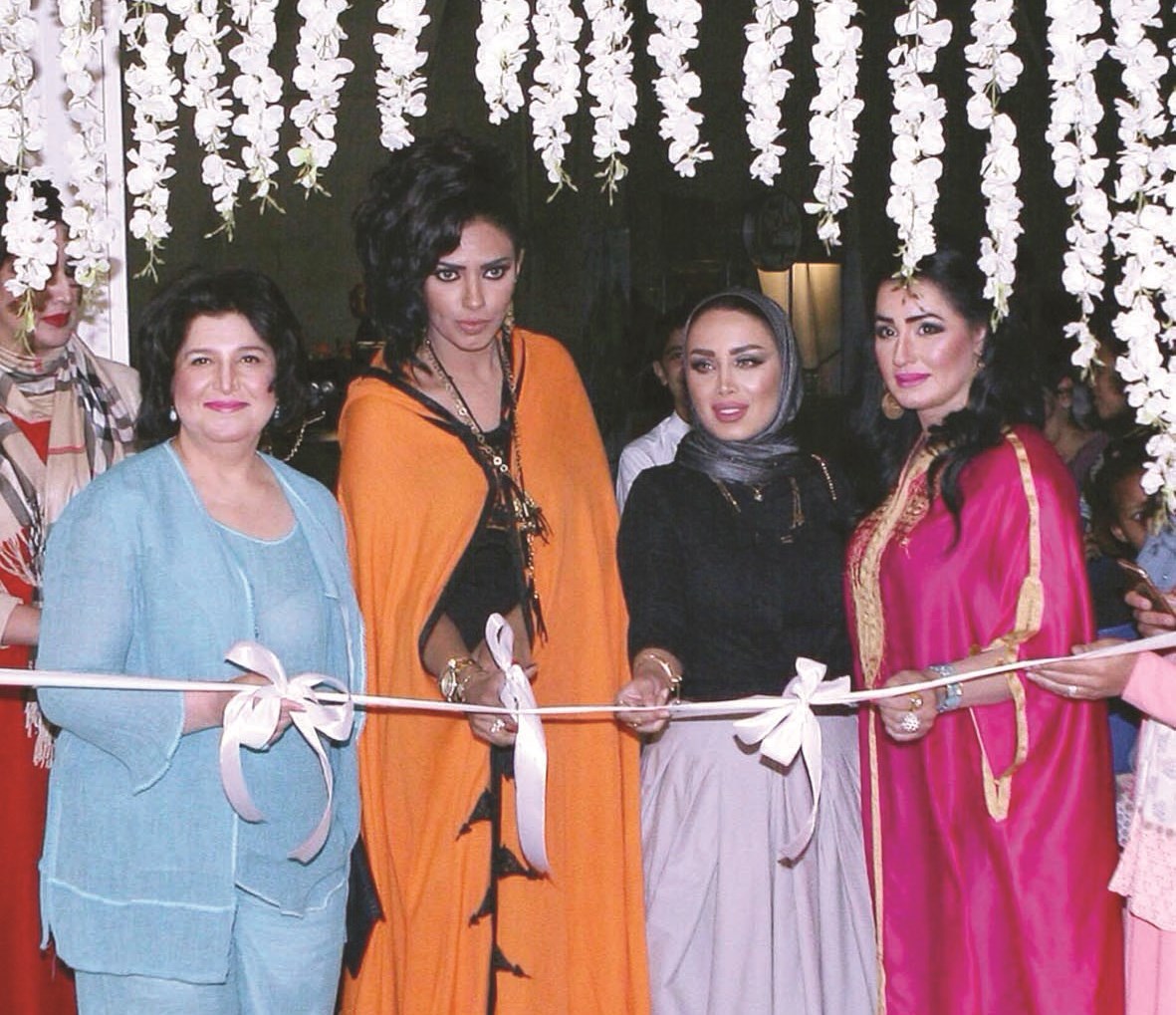 قص شريط الافتتاح