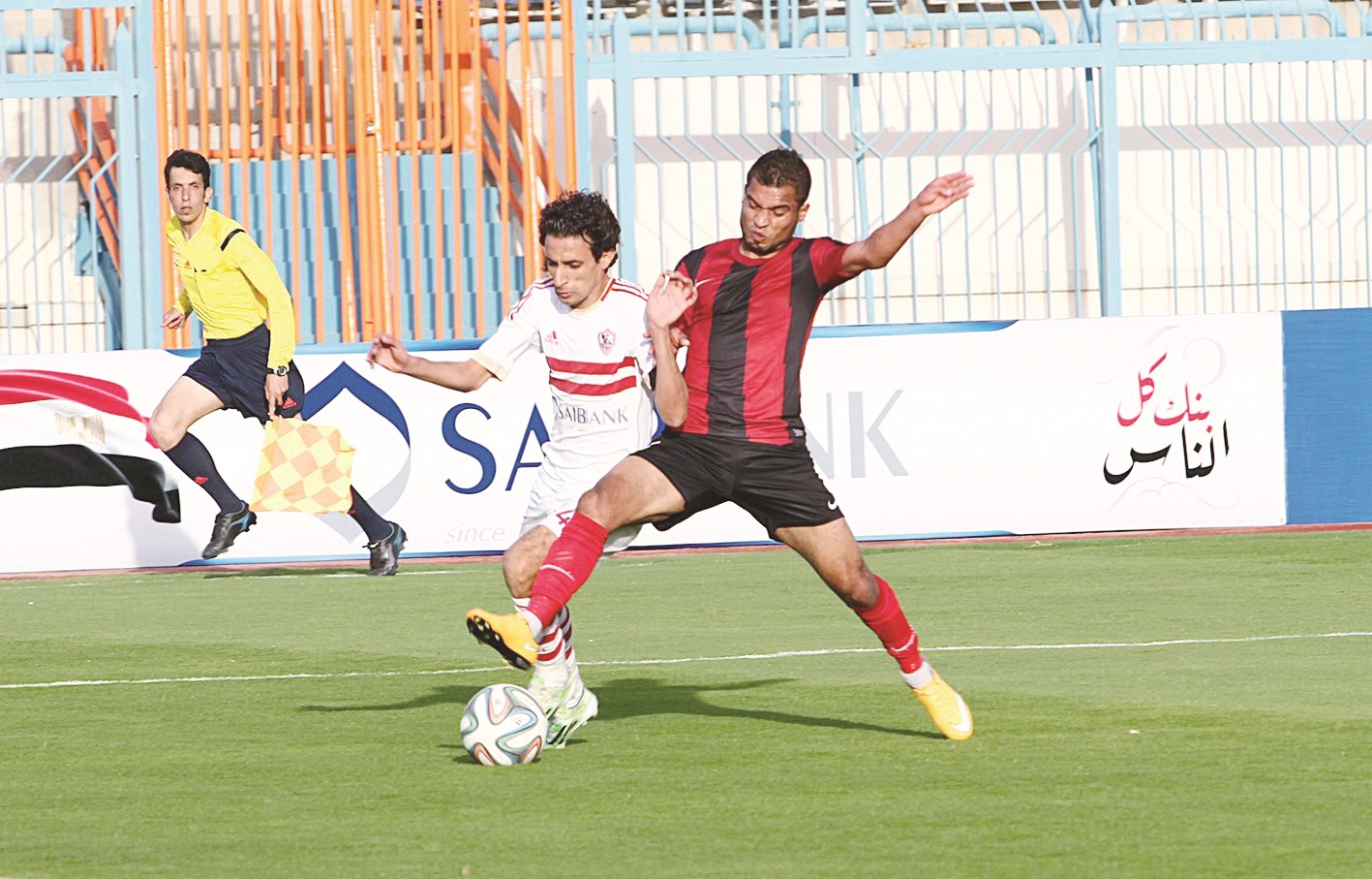 u0623u064au0645u0646 u062du0641u0646u064a u062du0627u0648u0644 u0627u0644u0645u0631u0648u0631 u0643u062bu064au0631u0627u064b u0645u0646 u062fu0641u0627u0639u0627u062a u00abu0627u0644u062fu0627u062eu0644u064au0629u00bb