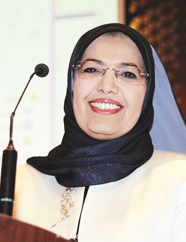 الصلال تلقي كلمة في الحفل